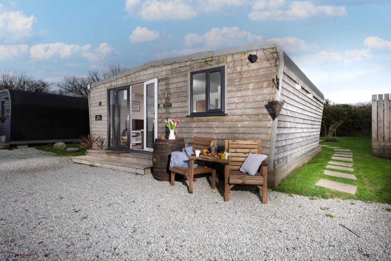 Wheal Rose -Beautifully Fitted Lodge Helston Cornwall Exteriör bild