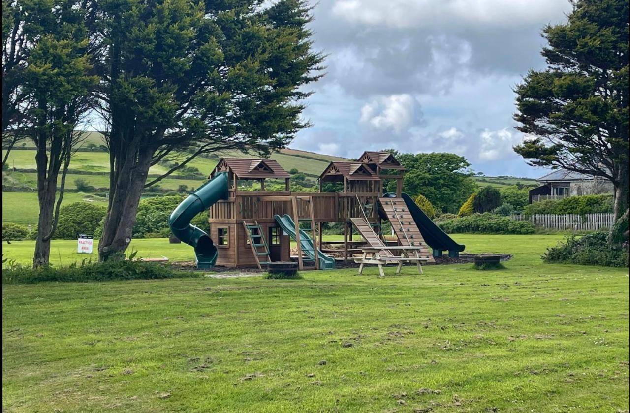 Wheal Rose -Beautifully Fitted Lodge Helston Cornwall Exteriör bild
