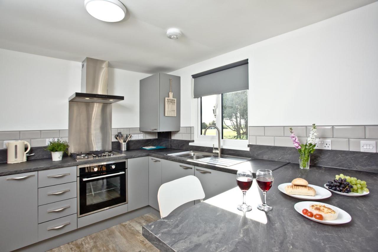 Wheal Rose -Beautifully Fitted Lodge Helston Cornwall Exteriör bild